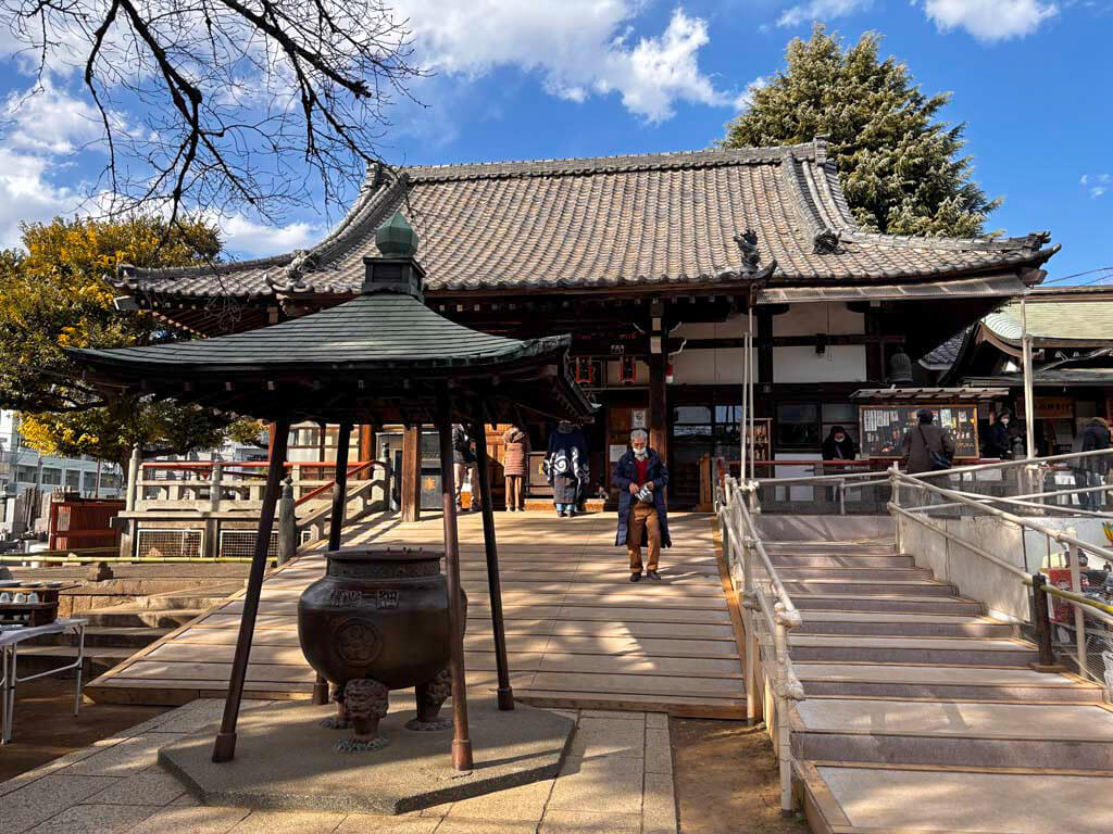 新井薬師 梅照院（あらいやくし ばいしょういん）