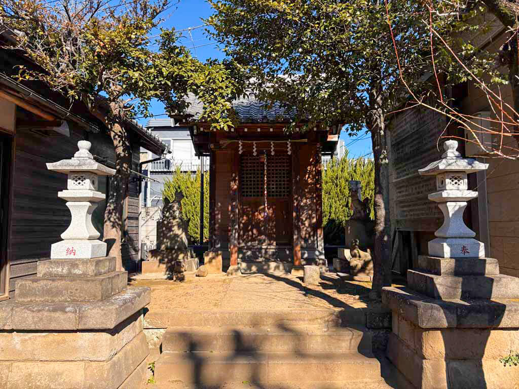明徳稲荷神社（めいとくいなりじんじゃ）